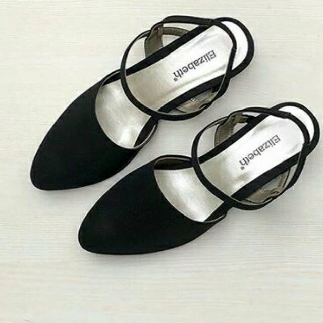Sepatu Elizabeth