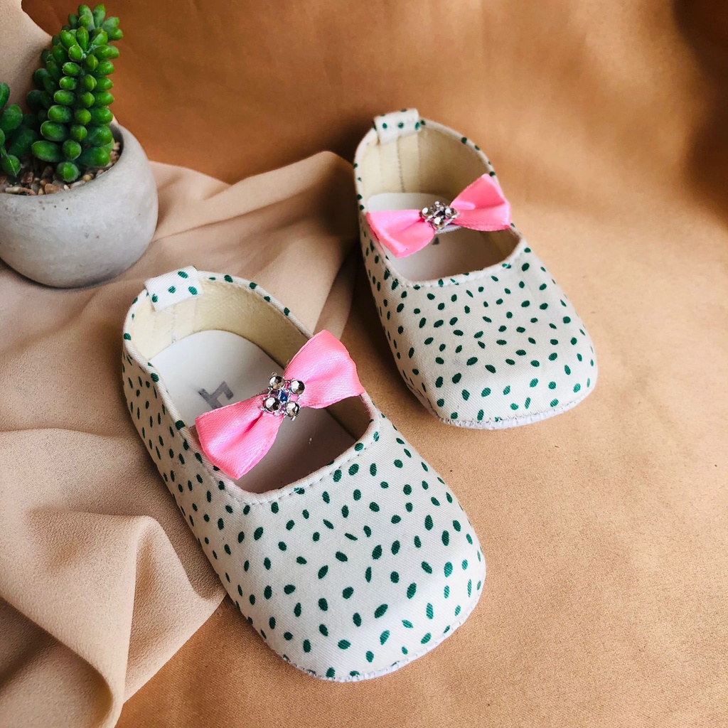 Sepatu PRE PITA Prewalker Bayi Perempuan Umur 0 Bulan - 12 Bulan Model Slip on Pita Baby Girl Lucu Murah PRE BINTIK PITA