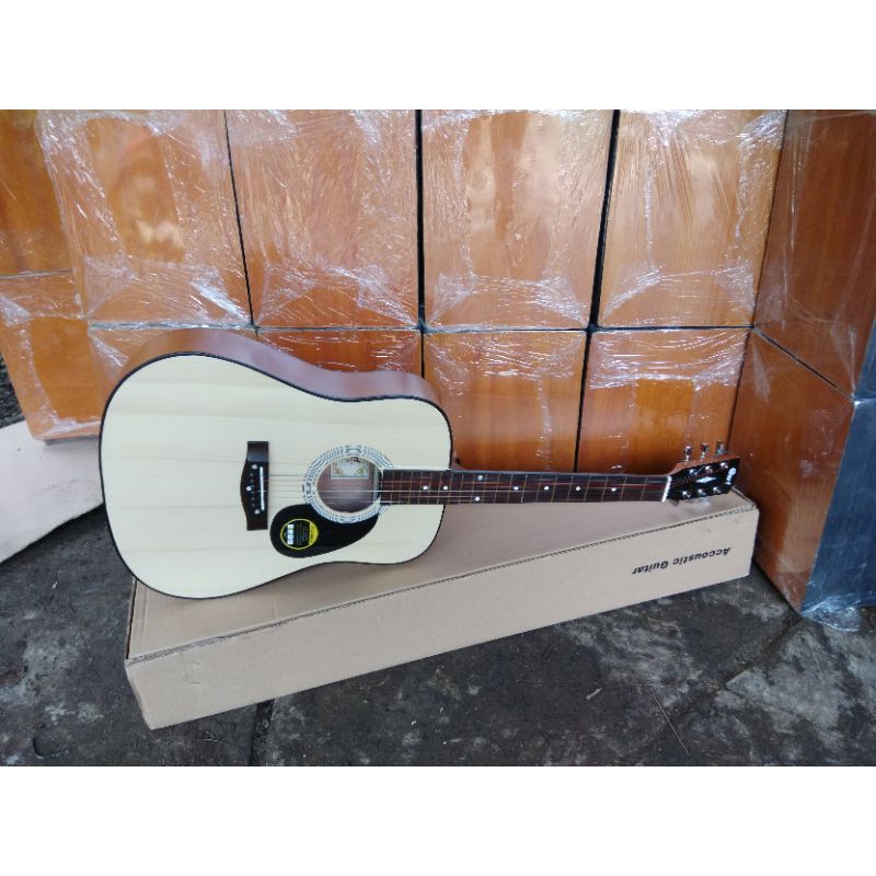 Gitar akustik Cort jumbo