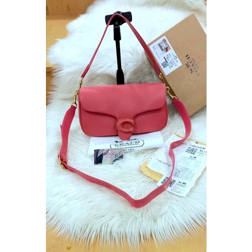 NEW COACH TABBY PILLOW/ MIRROR QUALITY/ WITH BOX AND NOSER