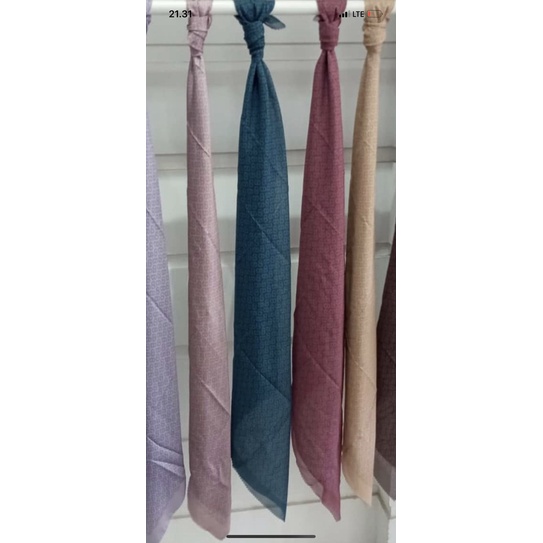 Tapis Butter Buttonscarves