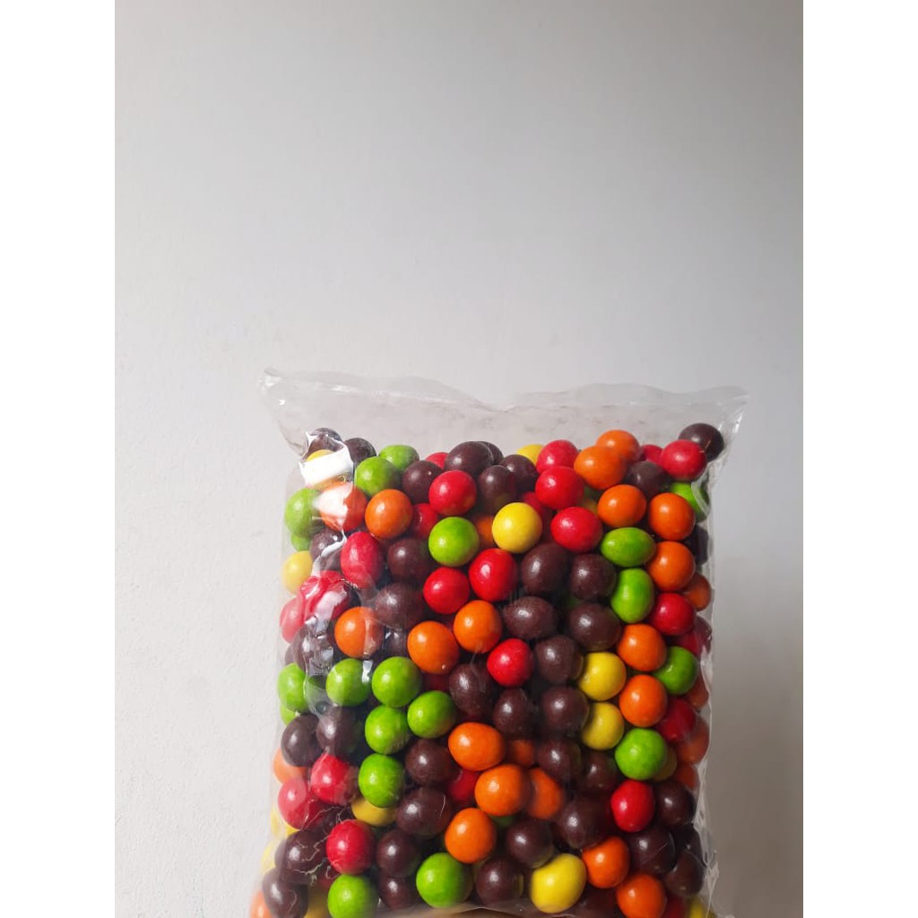 

Coklat Lagie Febby Peanut Warna New 1kg