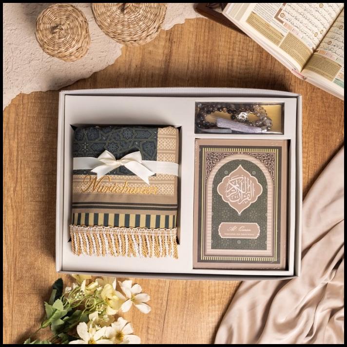 

Howel And Co - Emyr Luxurious Prayer Set