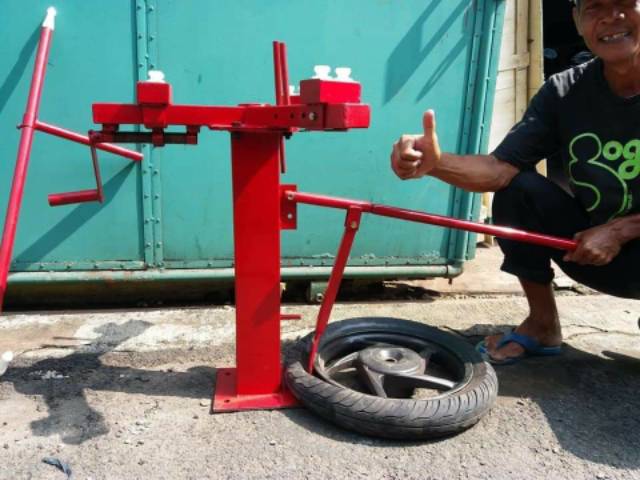 Alat bongkar pasang ban manual murah tire changer