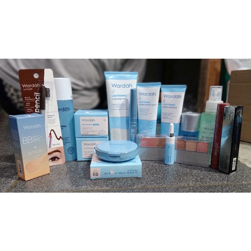 Wardah Paket Seserahan Lengkap 3 Free Serum Lightening 1 Ampoule