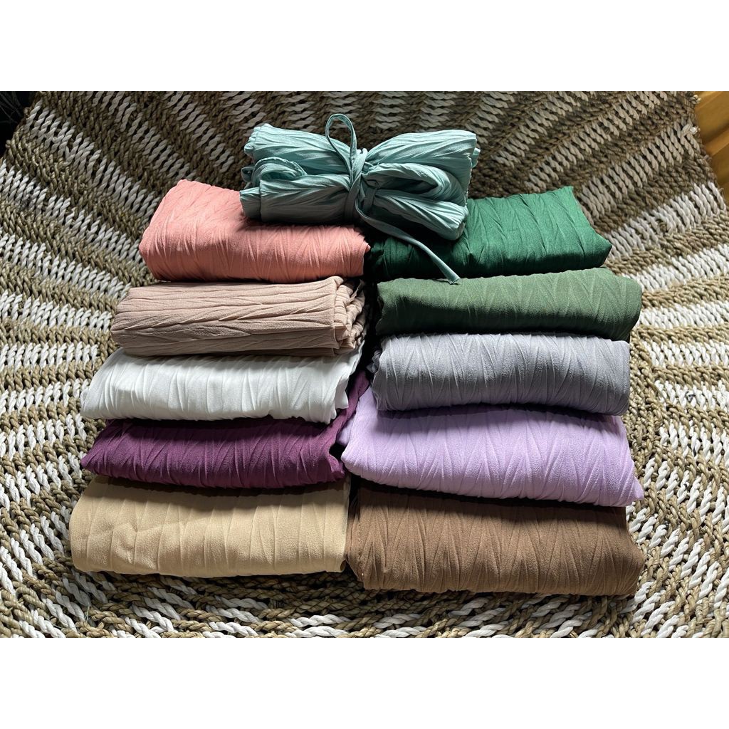 𝐃𝐎𝐎𝐍𝐊𝐀 Emira - HIJAB INSTANT TALI BERGO MARYAM PLISKET Padi Zig Zag Matt. Diamondcrepe-5