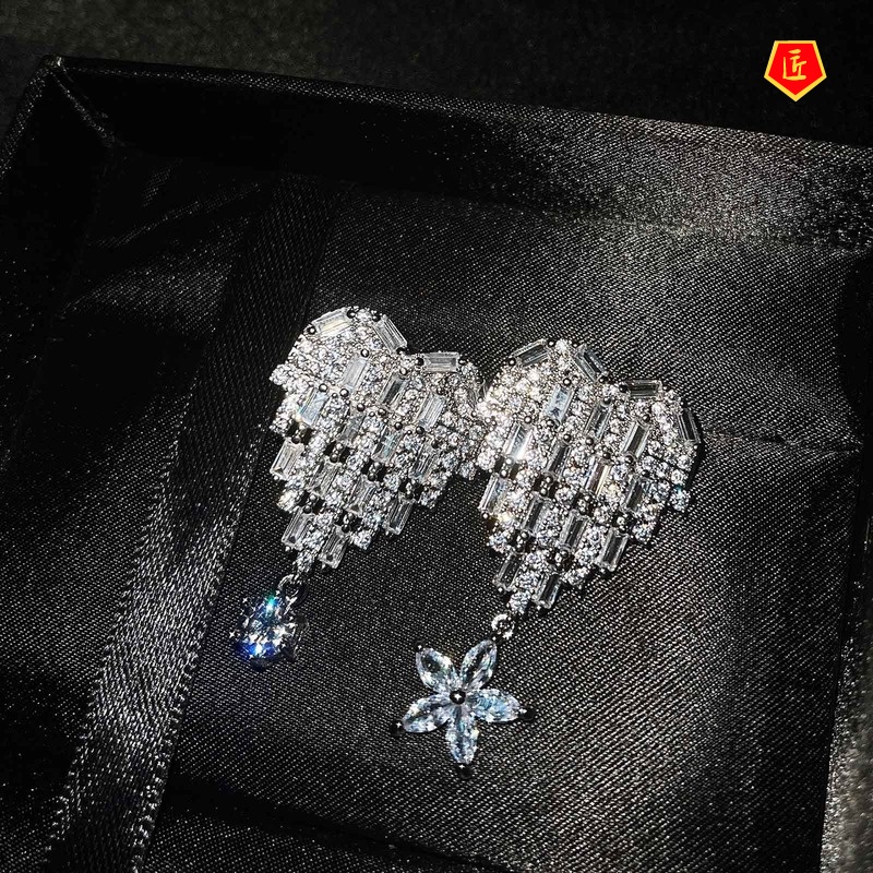 [Ready Stock]Luxury Fashion and Fully-Jewelled Heart-Shaped Stud Earrings