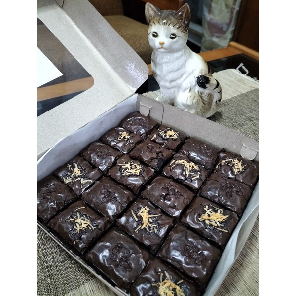 

Shiny Crust Brownies Topping Classic