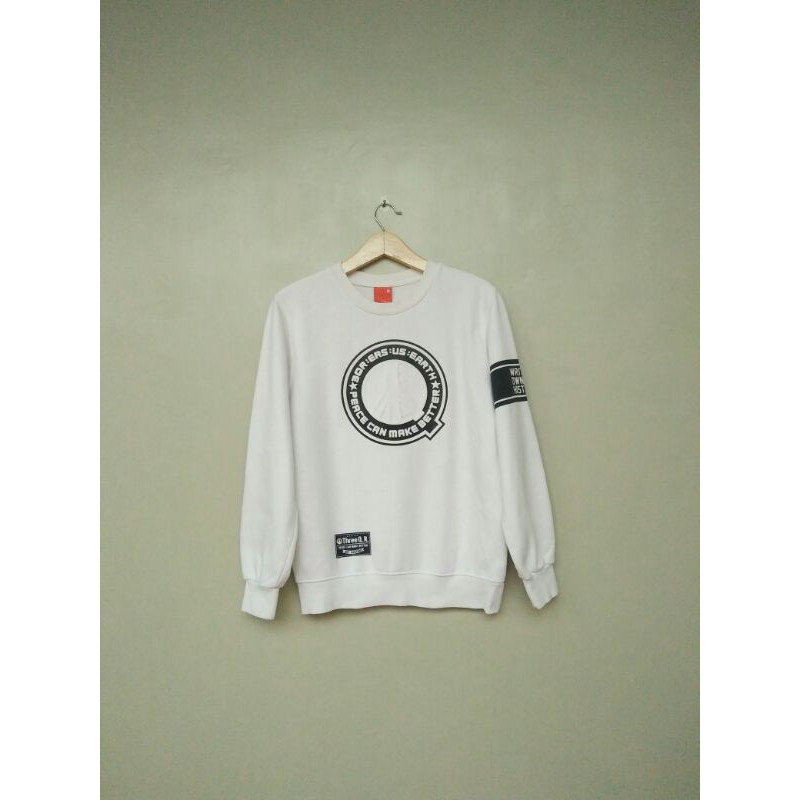 Crewneck Three Q.R.