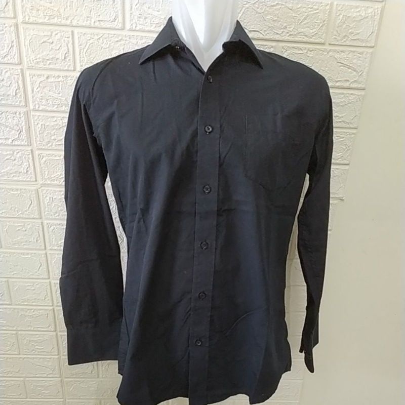 Kemeja Pria Hitam Polos. B. V1nc3r3