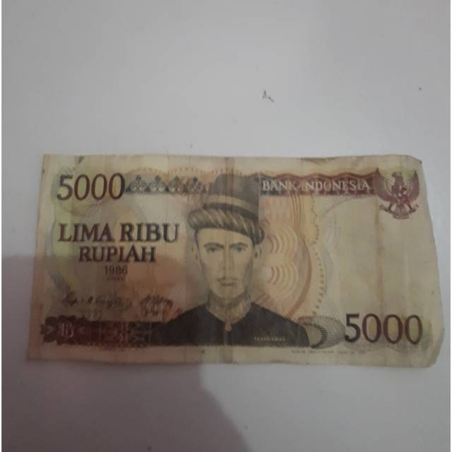 Uang jadul keluaran tahun 1986 Rp.5000