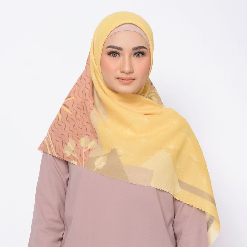 ZM Zaskia Mecca - Terapung Mustard Scarf Kerudung Segi Empat Ultra Sonic