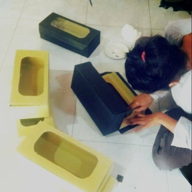 

Bikin Kardus Karton Box Grade A / Custom ukuran + desain baik Eceran sd Proyek Souvenir kado makanan