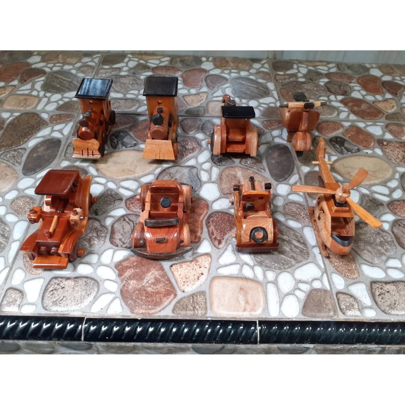 Mainan Kayu/ Miniatur Kayu/ becak/ mobil/ kereta/ Pesawat/ Vespa Kayu