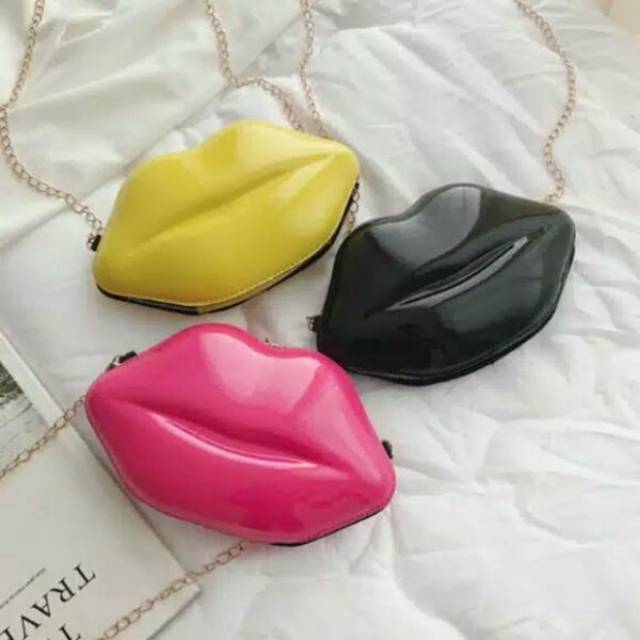 Tas Selempang Model Bibir