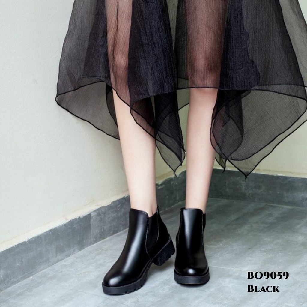 RESTOCK WYN SEPATU BOOTS PLATFORM STYLISH KOREA BO9059