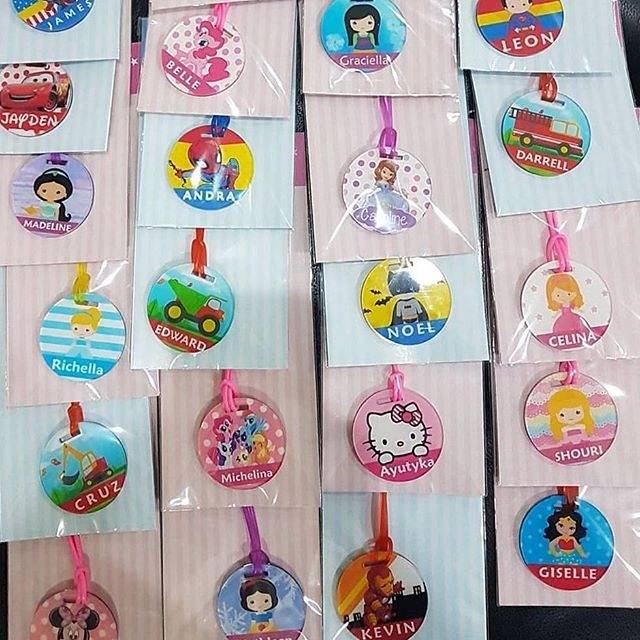 

BAGTAG NAMA AKRILIK/GANTUNGAN NAMA