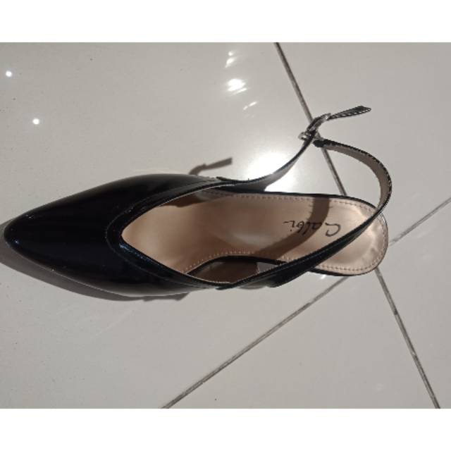 Sepatu Heels Tali Calbi