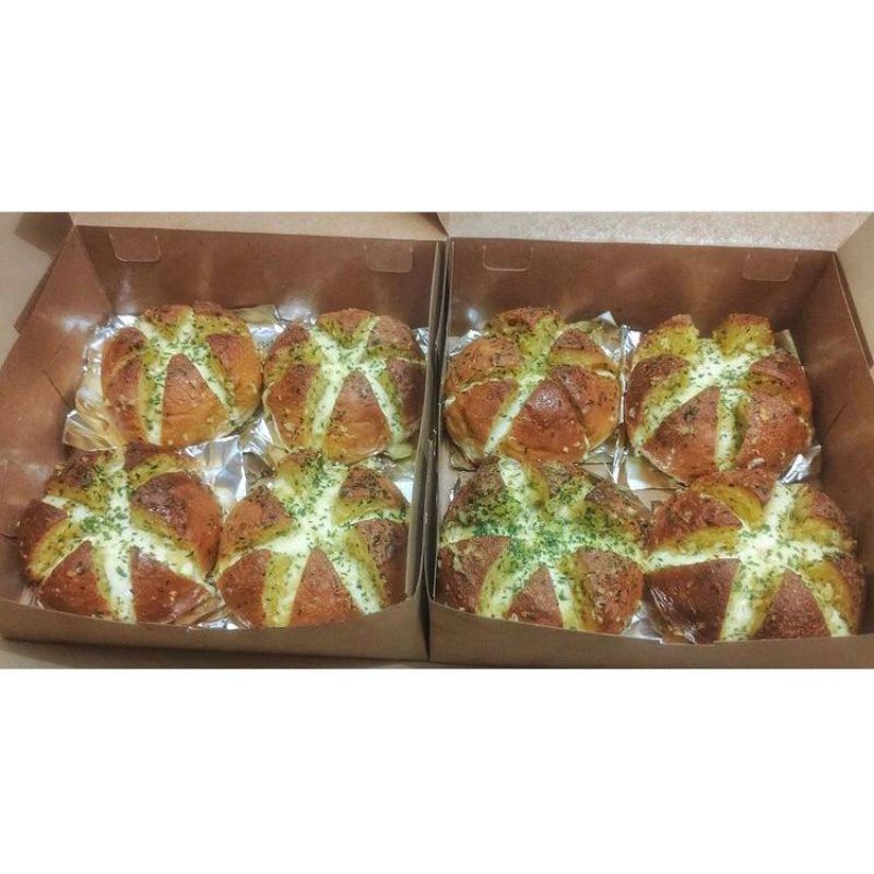 

Korean Garlic Bread 1 box isi 4