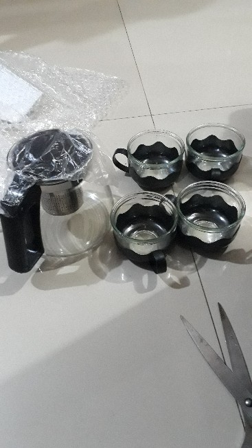 Teapot / Teko Set Gelas Bahan Kaca + Penyaringan / 5 In 1 / Dapat 1 Teko Dan 4 Gelas (perabotan)
