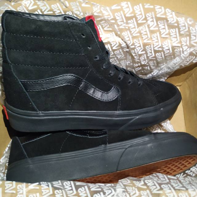 sk8 hi black suede