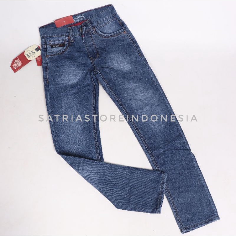 Celana jeans reguler pria