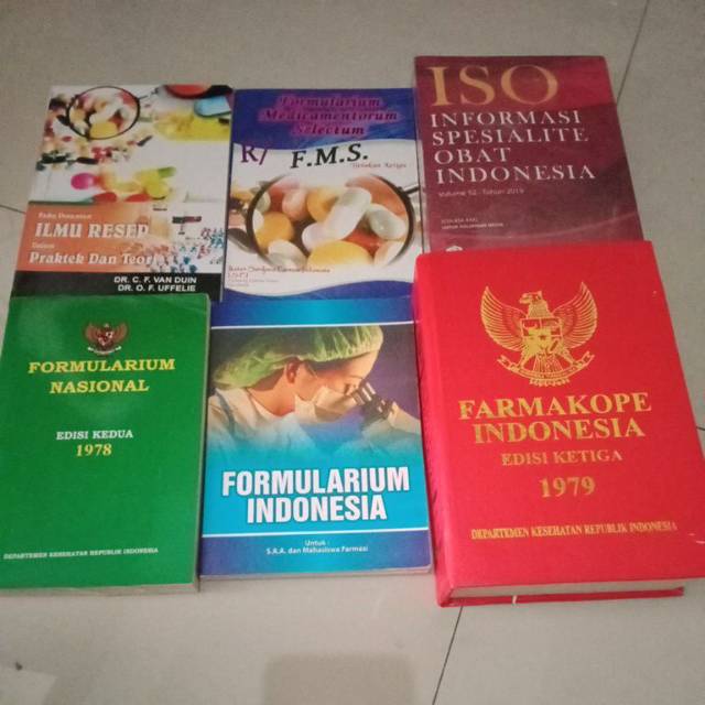 1 paket buku farmasi