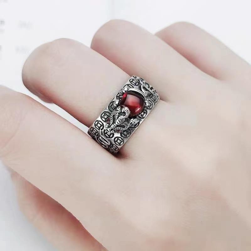 Cincin Model Terbuka Bahan Silver Hias Berlian Ruby Gaya Retro Untuk Pria