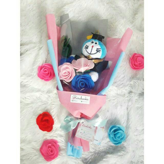 buket wisuda boneka doraemon