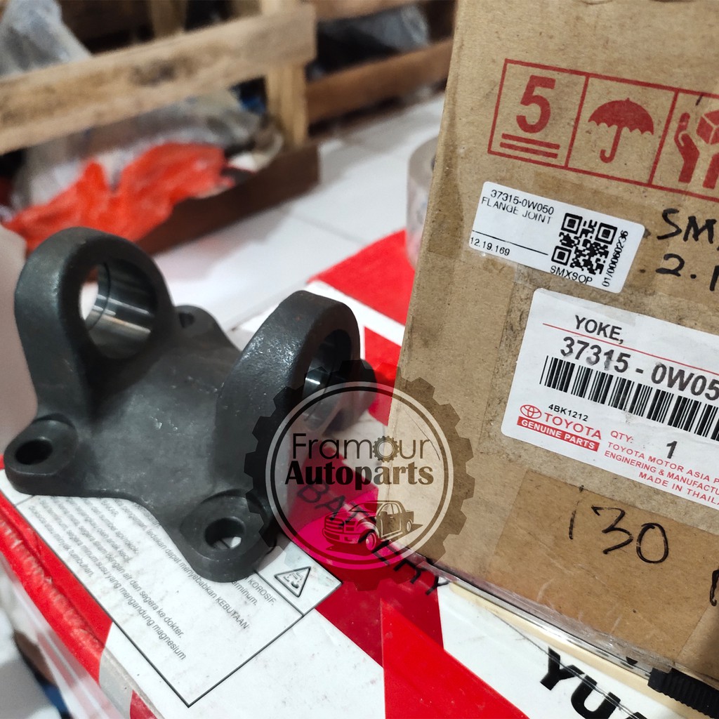 Flange Joint Propeller Shaft Dynasaurus 130 HT / Hino Dutro 300