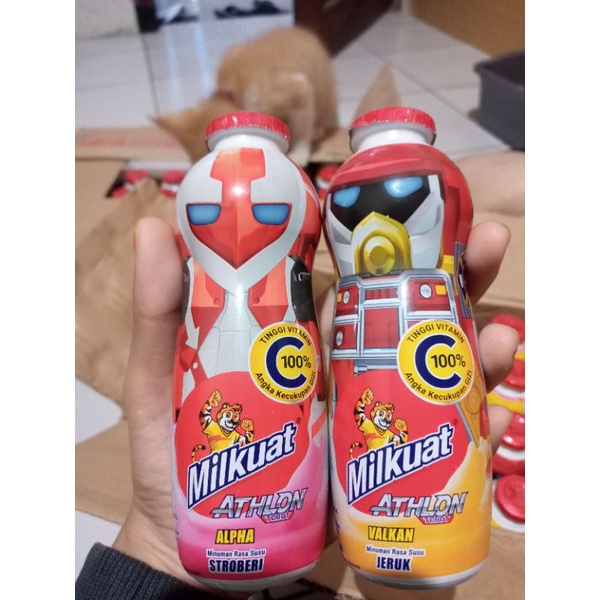 [BIG SALE] MILKUAT 130ml MINUMAN RASA SUSU STOBERI DAN JERUK