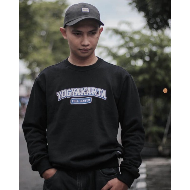 Mataram Merch29 Sweater Hitam Yogyakarta Full Senyum (Sweater Black YFS)