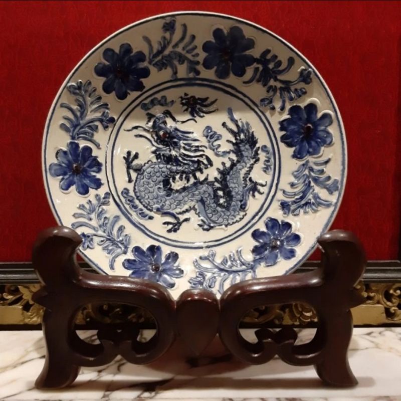 Piring Jumbo Keramik Motif Naga Timbul