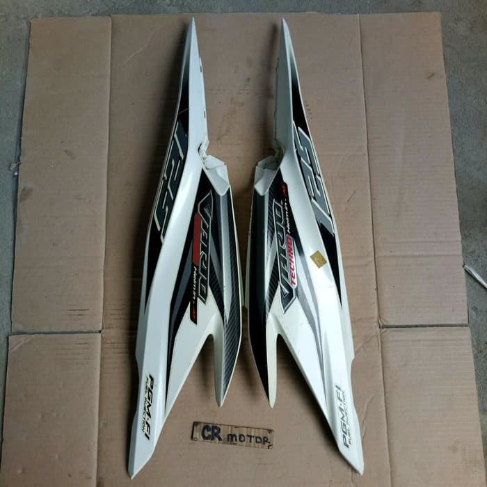cover body vario 125 old putih