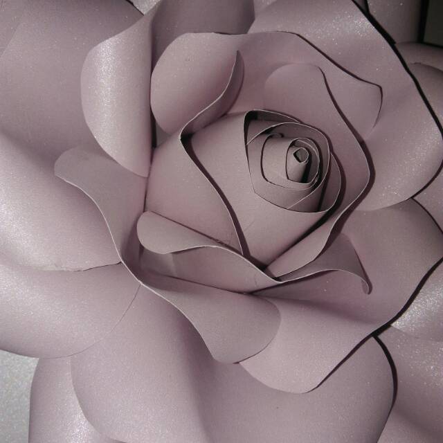 

Paper flower medium uk 20-25 cm baby violet