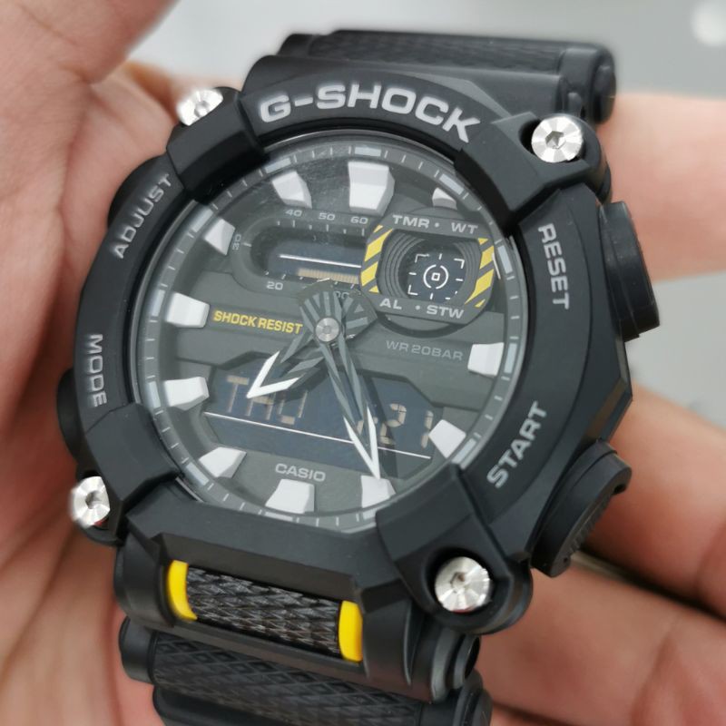 Jam Tangan Pria Casio G-Shock GA-900-1ADR Original