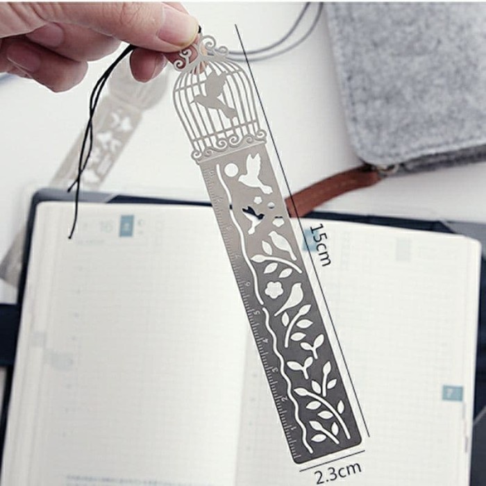 

Buruan Bookmark Pembatas Buku Metal Ruler Shaper Hollow Multi-Functional Gilaa!!!