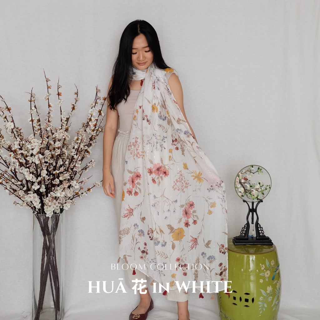 HUĀ 花 in WHITE Shawl – Bloom Collection