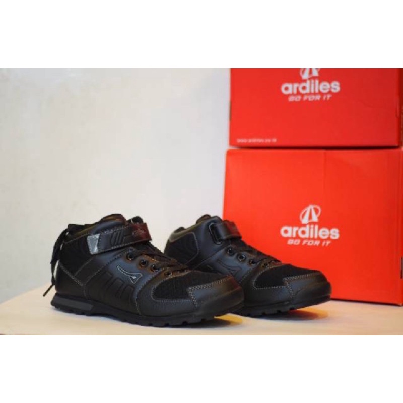 Sepatu anak original ardiles Rampage size 31-34