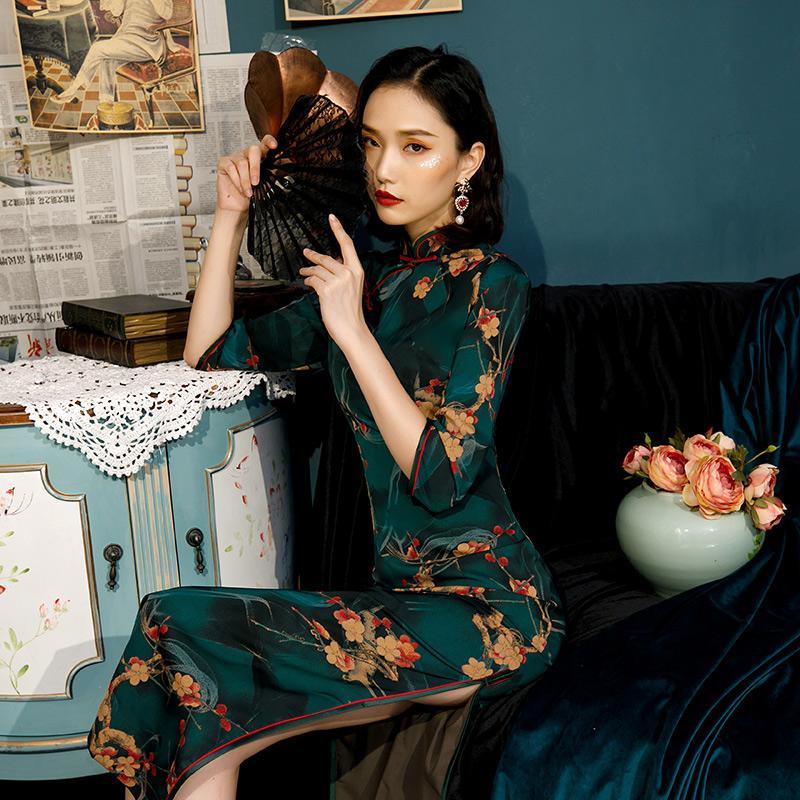 Etched cheongsam 2022 spring New Republic of China style young temperament long old Shanghai elegant