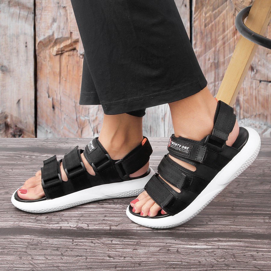 Sandal Gunung Kasual Travelling Outdoor Wanita Original Kualitas Terbaik