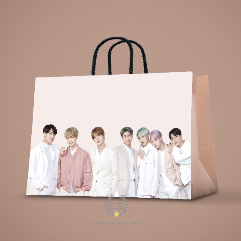 

Paper bag BTS BT21 goodie bag Tas kado Tas kertas Hampers Bungkus kado