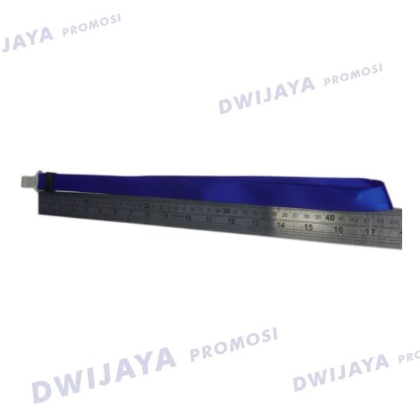

TALI ID CARD 2Cm BAHAN NYLON MODEL KANCING