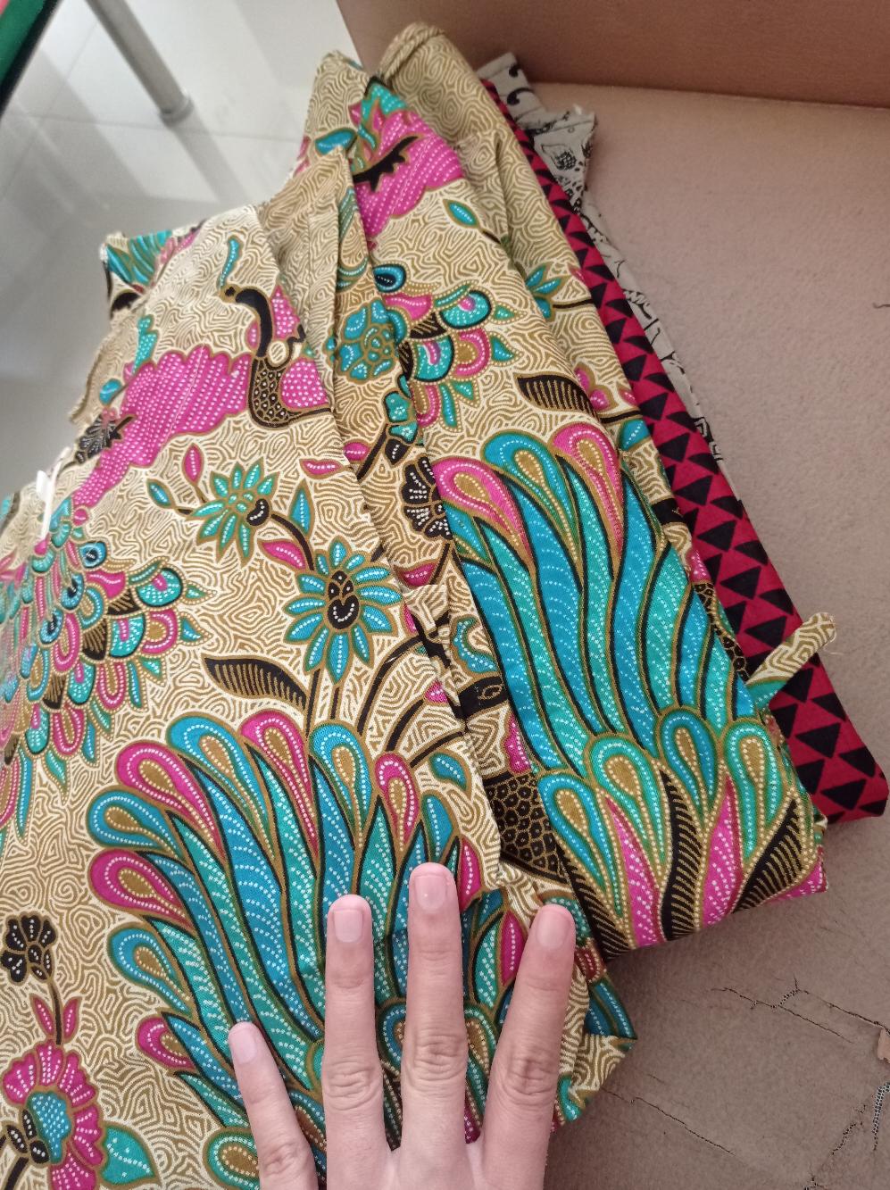 Aneka Blouse Batik Wanita Cantik