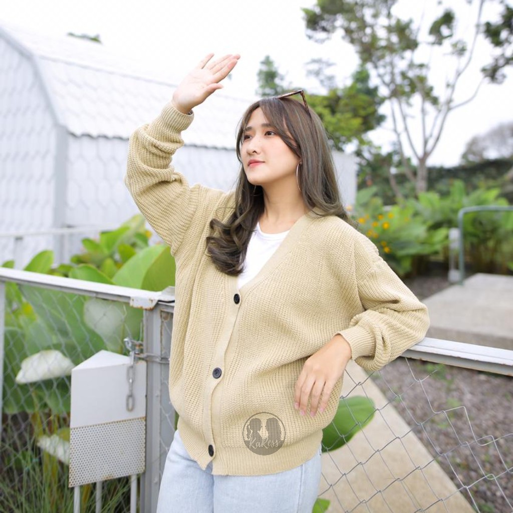 Oneoutfit Cardigan Rajut Wanita Premium Malika Crop Cardi Oversize Bhn Tebal Lembut Model Kekinian-CREAM