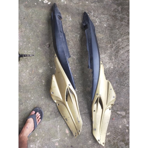 body belakang suzuki skywave