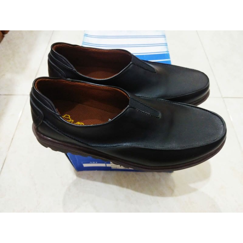 Sepatu Pria Dr. Kevin size 39 41