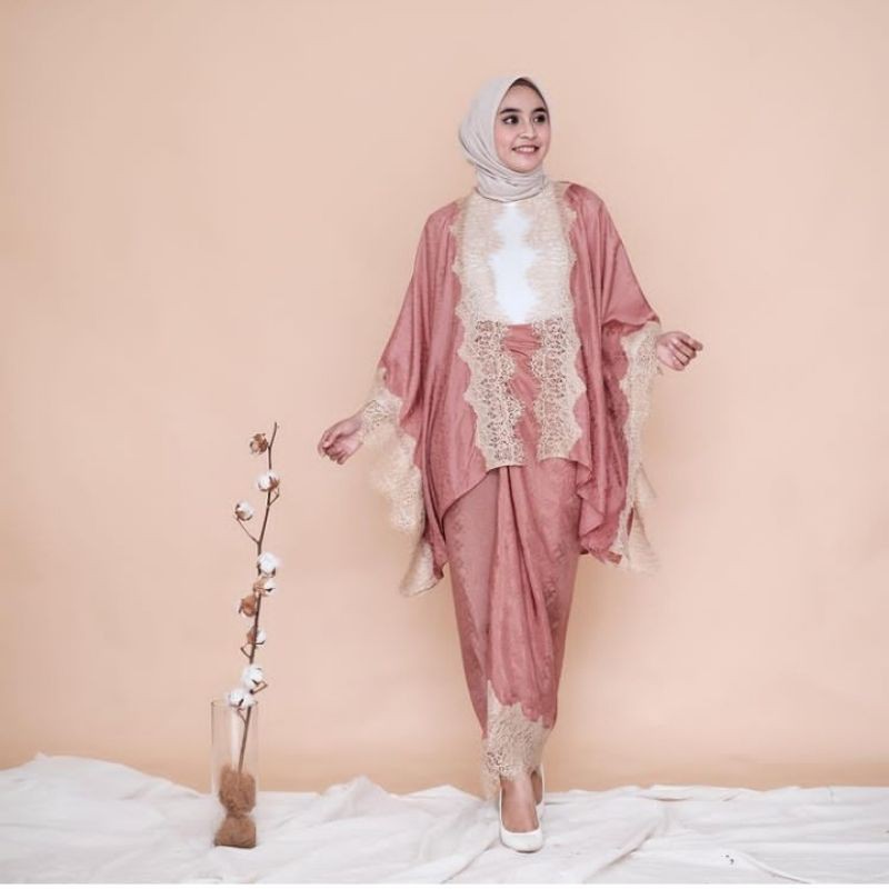 Setelan Kebaya Modern Outer + Rok Lilit bahan Sutra kombi Brocade Renda