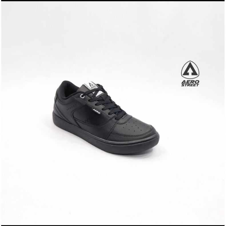 sepatu aerostreet hoops low hitam