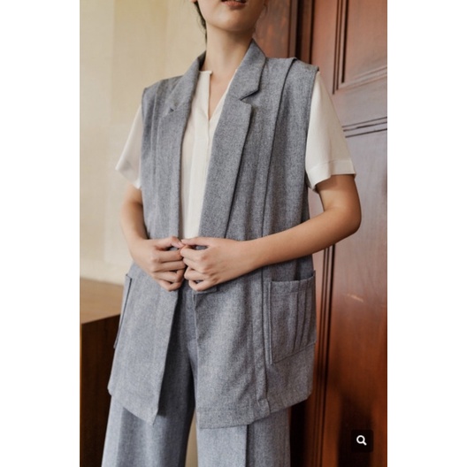 MAVEN GENIE BLAZERVEST IN NAVAL - NEW with TAG under maven price